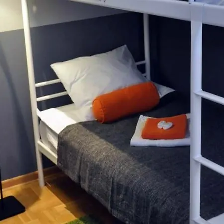 Anton House Affittacamere