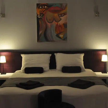 Anton House 3*
